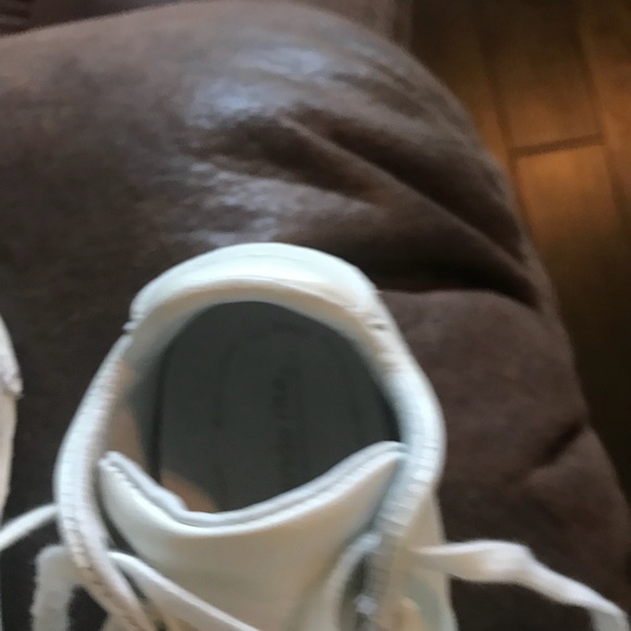 Stride Rite white sneakers 4.5 wide - Picture 2 of 3